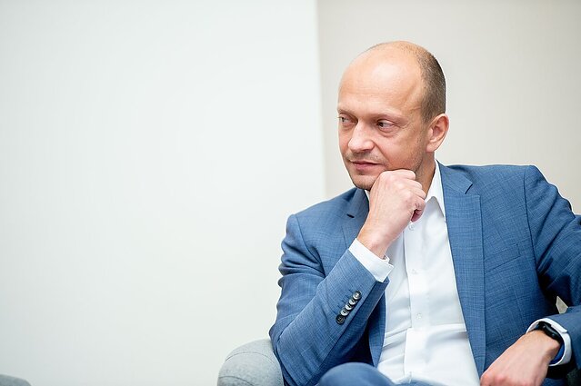 Mačiulis apie įkaitusią NT rinką: visuotinis mokestis galėtų pristabdyti būsto kainų augimą