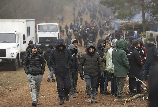 Žinios. Po nepavykusio bandymo pasiekti Europą iš Minsko į Iraką išskraidinti 600 migrantų