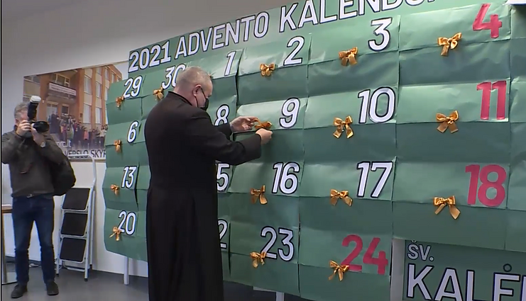Šiauliečiai šventes pasitinka išskirtiniais gaminiais: rekordinio dydžio advento kalendorius suteiks galimybę apmąstyti praeinančius metus