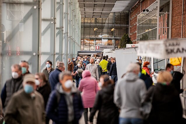 Svarbi valanda. „Juodasis penktadienis“ peštynėmis parduotuvėse tampa jau retai: priežastis – elektroninė prekyba