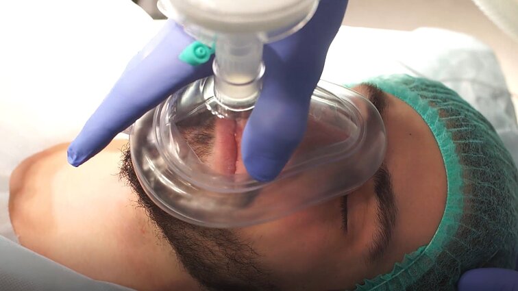 Mitais apgaubta medicininė procedūra – narkozė: kaip jai pasiruošti ir nebijoti?