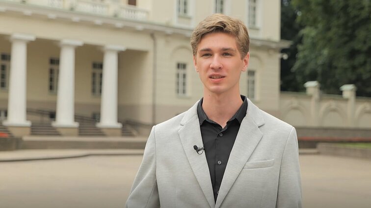 Iš JAV atvykę lietuviai džiaugiasi galėdami apsilankyti tėvynės Prezidentūroje: to nebūtų įvykę Amerikoje