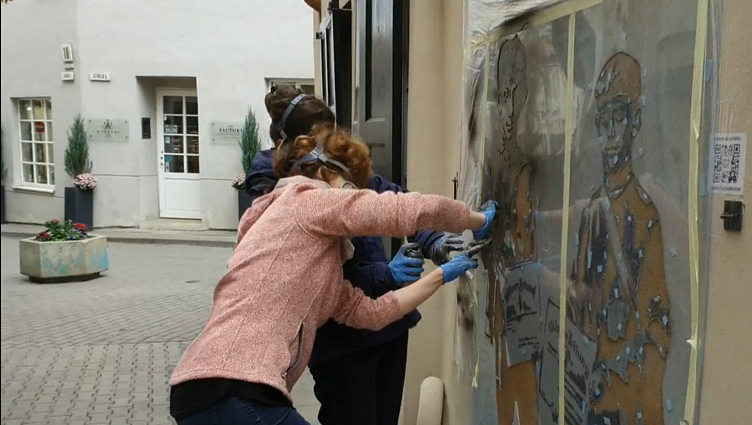 Sienos prisimena ir prabyla: Vilniaus senamiestyje buvusį žydų kvartalą papuošė neofreskos