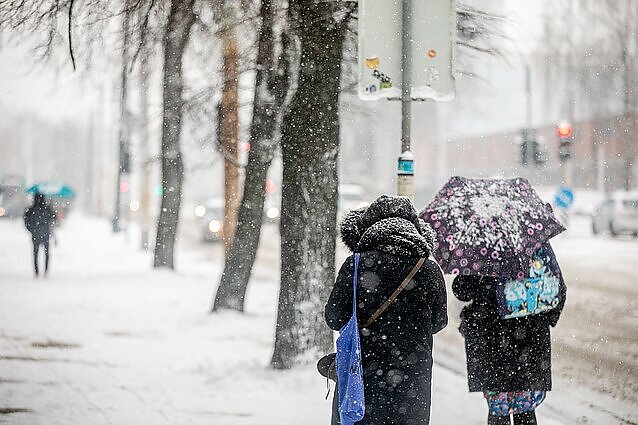 Meteorologas: laukia itin nepastovūs orai – trumpam iš Lietuvos pasitraukę sniego debesys savaitgalį vėl grįš
