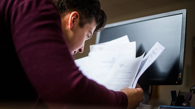 Politikai ragina suvienodinti lietuvių kalbos reikalavimus dirbantiems užsieniečiams, tačiau verslininkai sako, kad reikia ieškoti lankstesnių sprendimų