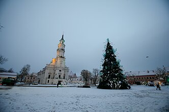 Naktį buvo padegta Kauno Kalėdų eglė
