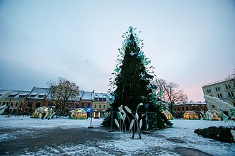 Naktį buvo padegta Kauno Kalėdų eglė