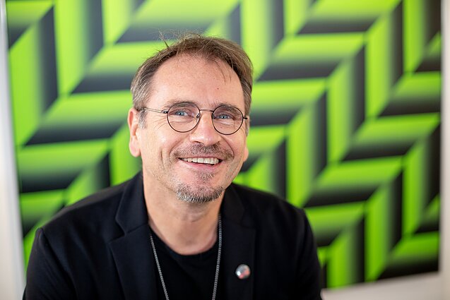 Ramūnas Zilnys kalbina. Marijonas Mikutavičius pristato laukiančią ypatingą premjerą – dokumentinį filmą