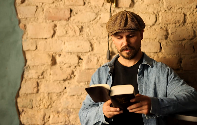 Išpažinimai. Apie rūpestį savo išore ir vidumi: aktorius Audrius Bružas ir kun. Juan Marcos Coduti