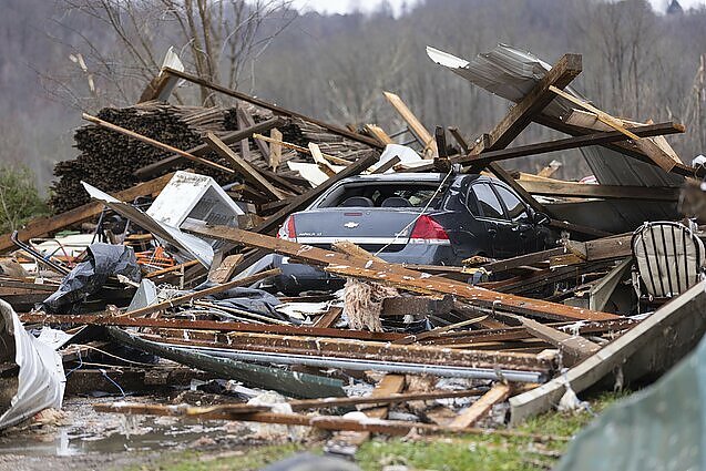Panorama. JAV tornadai nusinešė apie šimtą gyvybių: Bidenas tragediją vadina sunkiai suvokiama