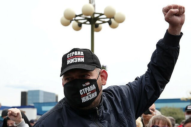 Žinios. Baltarusijos teismas Svetlanos Cichanouskajos sutuoktinį dėl kaltinimų rengus riaušes nuteisė 18 metų kalėjimo