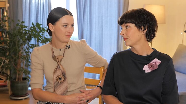 Miestelyje netoli Dublino mama su dukra įkūrė klęstintį kaklaraiščių verslą.