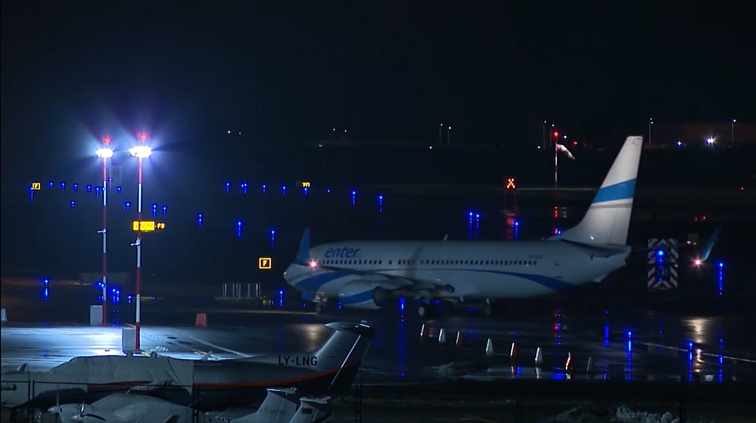 Vilniuje nusileido lėktuvas iš PAR: keleiviams – ypatingas dėmesys