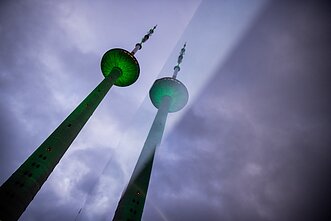 Kalėdoms pasipuošė Vilniaus televizijos bokštas Kalėdoms pasipuošė Vilniaus televizijos bokštas