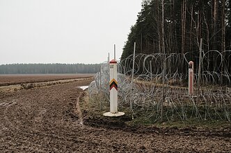 Lietuvos ir Baltarusijos pasienį sauganti koncertinos tvora