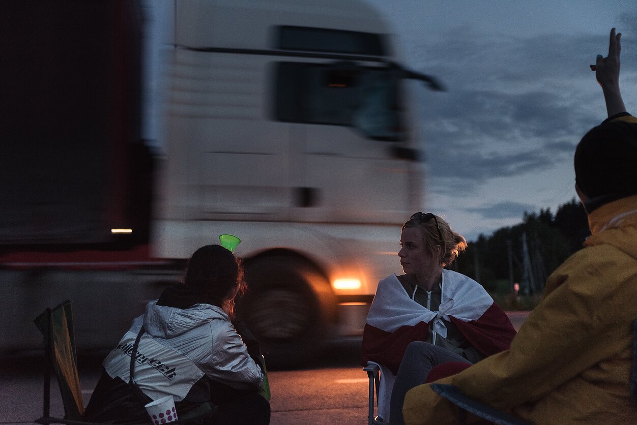 Vasaros mėnesiais baltarusiai įkūrė protesto stovyklą šalies pasienyje Medininkuose, ten retkarčiais blokavo komercinį eismą, taip reikalaudami aštresnių sankcijų Minsko režimui ir siekdami informuoti kitus žmones ir ypač vilkikų vairuotojus apie opozicijos kovą su Aliaksandru Lukašenka.