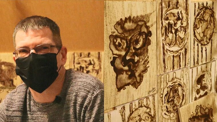 Arūnas popieriaus lape kavos dėmes verčia meno kūriniais: mintis kilo netyčia apvertus puodelį