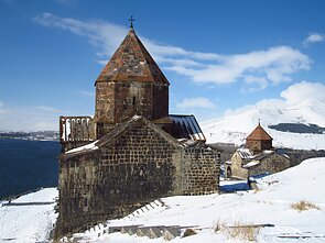 Армения. Монастырь Севанаванк Армения. Монастырь Севанаванк