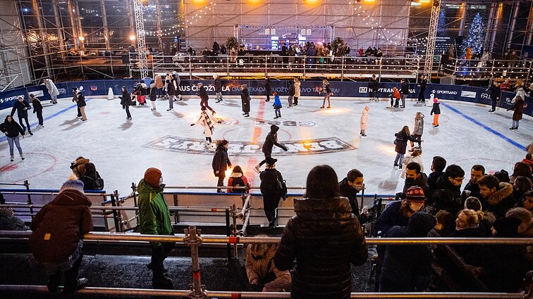 Žiemos pramogos čiuožykloje: žmonės laukiami ir nemokamuose seansuose
