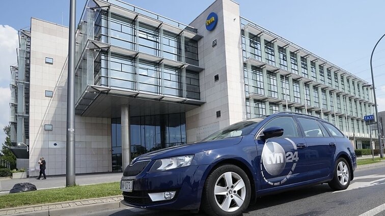 Žinios. Lenkijos prezidentas vetavo prieštaringai vertinamą žiniasklaidos nuosavybės įstatymą, susijusį su TVN24