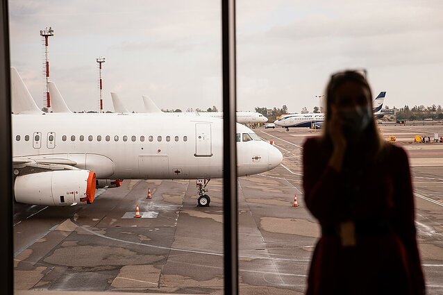 Žinios. JAV svarsto apie privalomo skiepo būtinybę norintiems keliauti lėktuvais