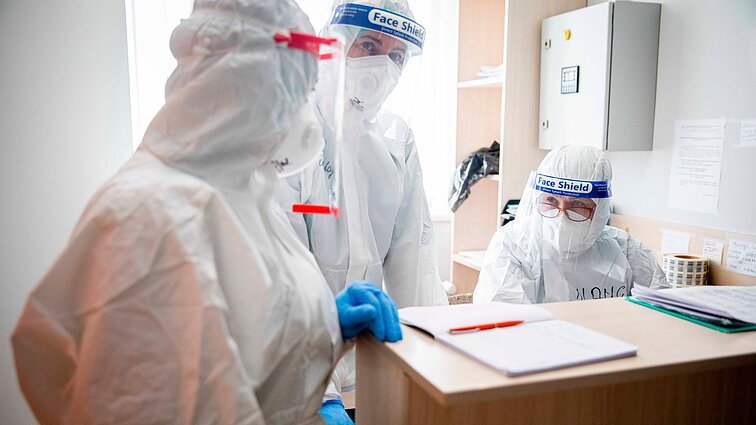 Žinios. Lietuvą pasiekė vaistai, skirti sergantiems lengvesne COVID-19 forma gydyti