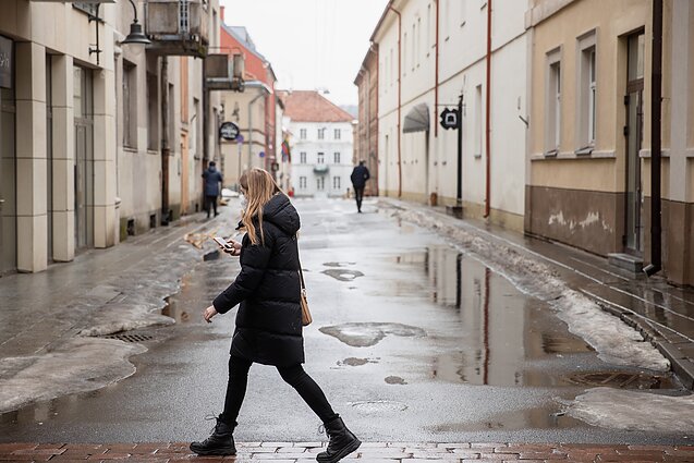 Piešia niūrią metų pradžią: dėl omikron atmainos sausis Lietuvai bus sunkus, atvejų skaičius labai padidės