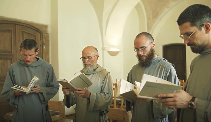 Vyrų vienuolijos iš arti: skirtingų ordinų vienuoliai vieni kitiems bičiuliai ar konkurentai?