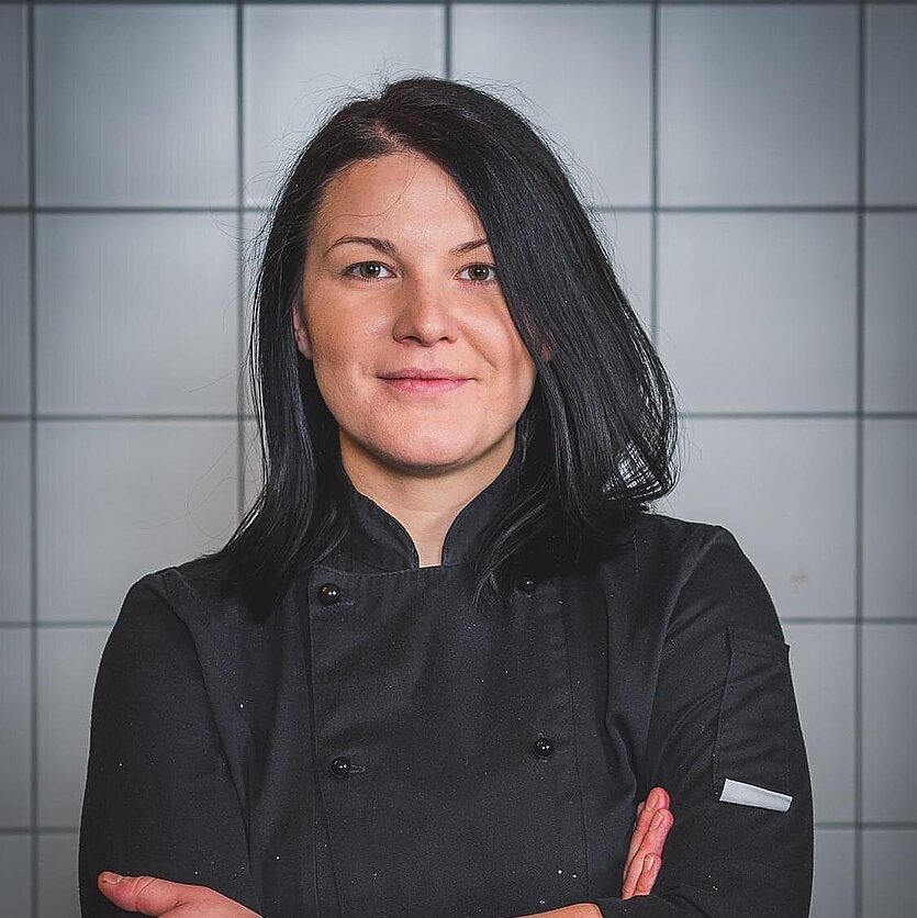 Pasaulio puodai. Žymi virtuvės šefė Viktorija Baltutytė apie Bulgarijos virtuvę ir lietuviškų šaltibarčių atmainą – rožinį taratorą
