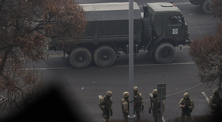 Politologas apie politinę krizę Kazachstane: Rusija įsitraukė į potencialiai pavojingą žaidimą