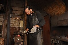 „Aukso vainiko“ laimėtojas kryždirbys Evaldas Kapčius. 