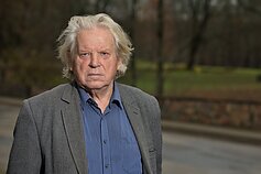 „Aukso vainiko“ laimėtojas medžio drožėjas Vytas Jaugėla.