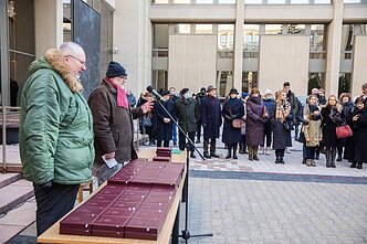 Vilniuje apdovanoti buvę parlamento apsaugos pareigūnai