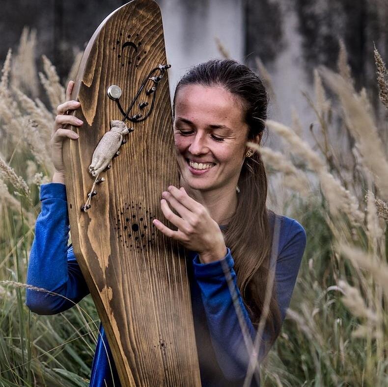 Zeimys photography, Pasaulio garsai. Miškais ir žolynais kvepiantis Agotos Zdanavičiūtės albumas „Kur giria užėjo“