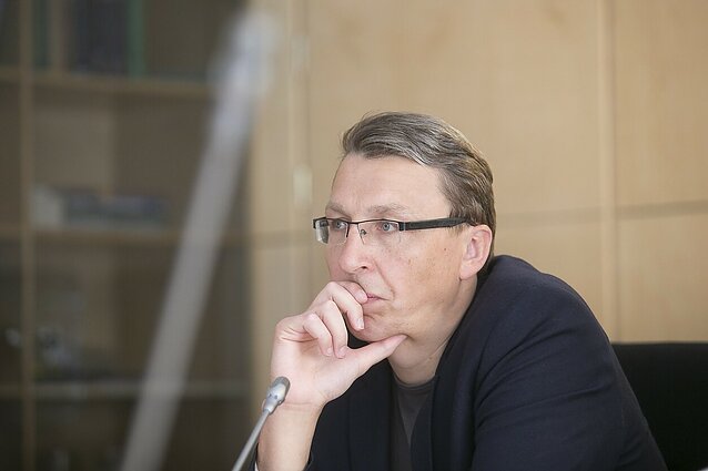 Bruveris apie derybas dėl Ukrainos: Rusija ir toliau prie Ukrainos smilkinio laikys agresijos vamzdį