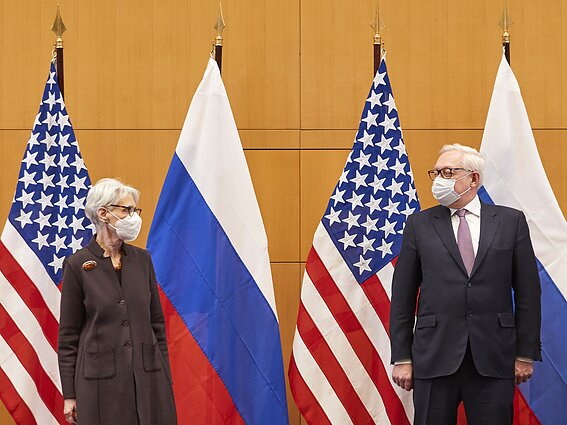 Wendy Sherman ir Sergejus Riabkovas Wendy Sherman ir Sergejus Riabkovas