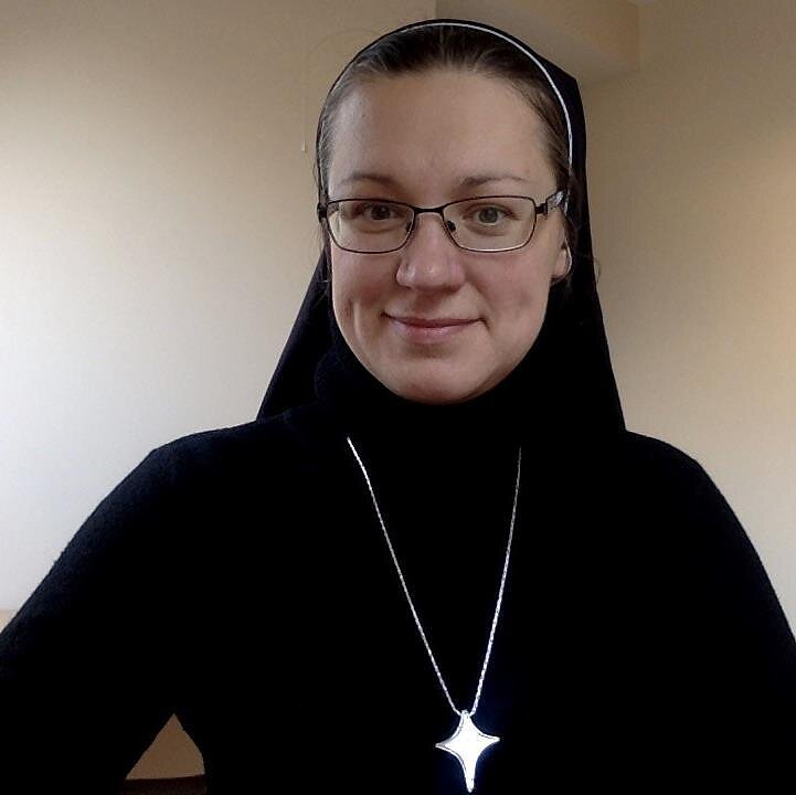Homo cultus. Mažosios Europos pokalbiai. Apie pasakų svarbą šiandien. Pokalbis su ses. Rima Malickaite
