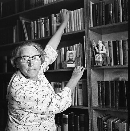 Ieva Simonaitytė savo bute Vilniuje, Antakalnyje Ieva Simonaitytė savo bute Vilniuje, Antakalnyje