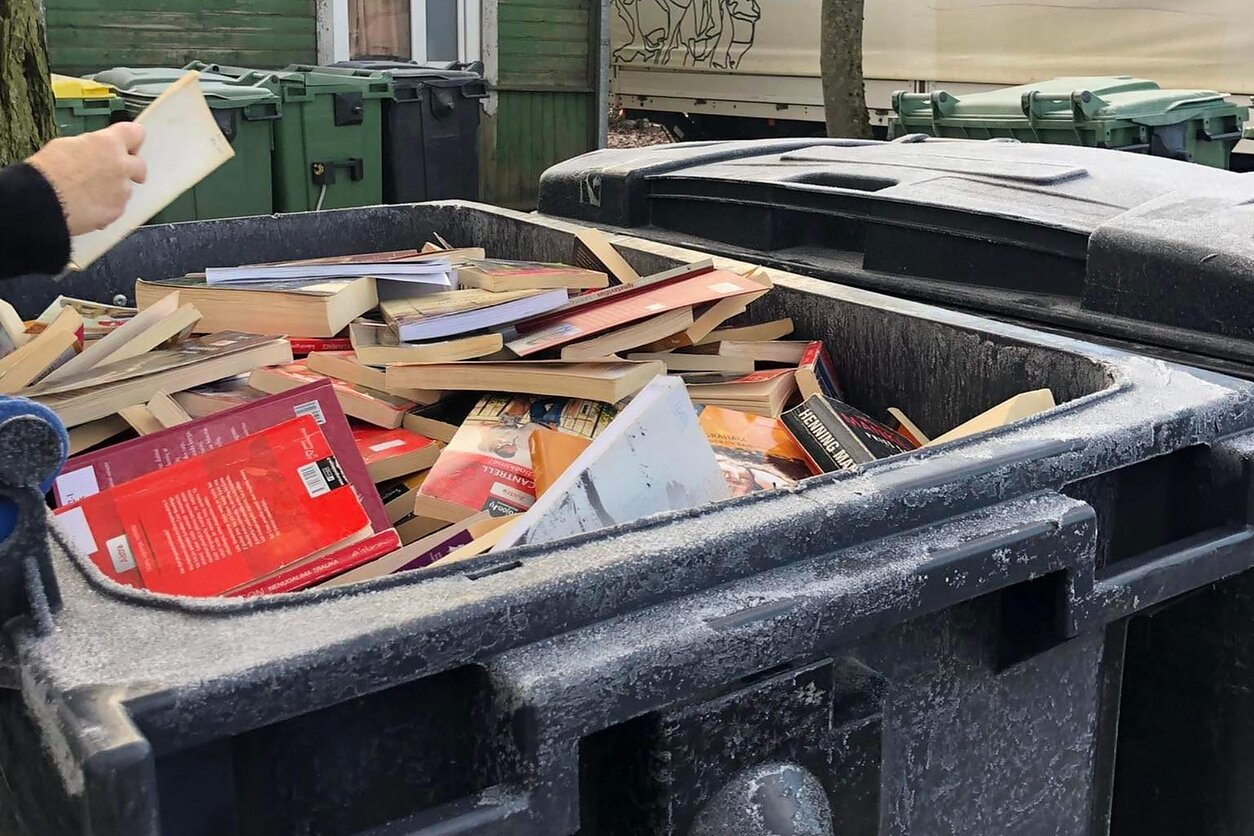 Pavilnio biblioteką uždarius, dalies knygų laukia perdirbimas