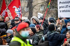 Протестующие у Сейма освистали политиков на акции в память о жертвах 13 января 1991 года