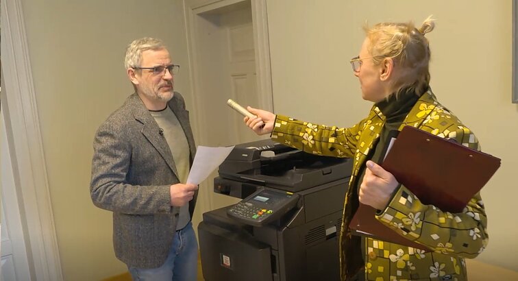 Dviračio žinios. Vertėjas apie Kepenio ir Ąžuolo siekį dirbti iš Seimo vertėjų kabinos: tai – įžeidimas!