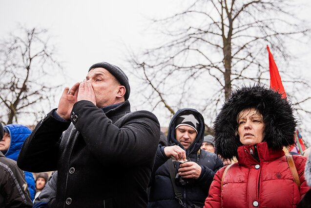 Per Sausio 13-osios renginį prie Seimo susirinko protestuotojai Per Sausio 13-osios renginį prie Seimo susirinko protestuotojai