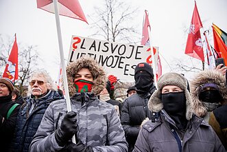 Per Sausio 13-osios renginį prie Seimo susirinko protestuotojai