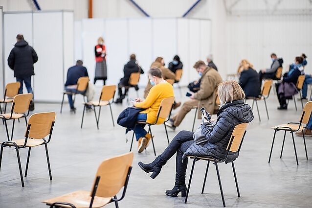 Panorama. „Litexpo“ vakcinavimo centras baigė darbą: baiminamasi, jog susidarys norinčių skiepytis eilės