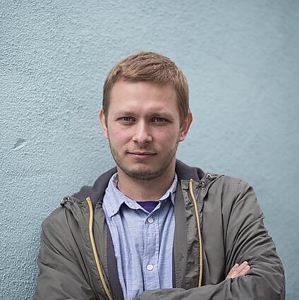 Be kaukių. Su kokiais vidiniais demonais Arturui Bumšteinui padeda kovoti muzika?