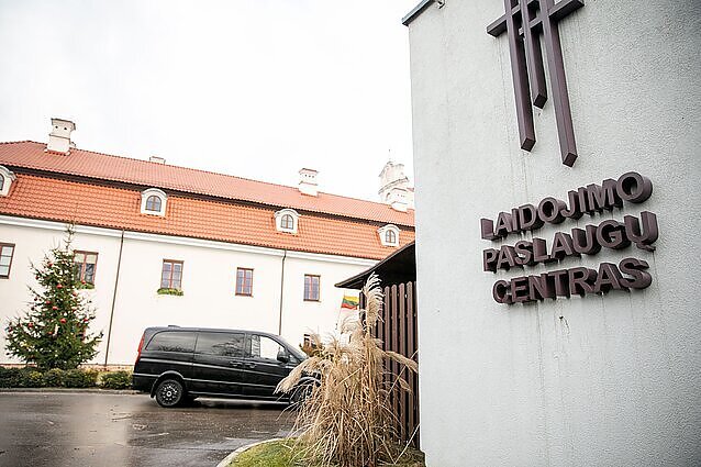 Žinios. LRT tyrimas: Bažnyčios verslas – perpardavinėjant panaudotus karstus