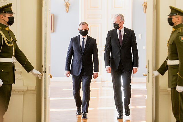Politologas nemano, jog prezidentas vetuos sprendimą įteisinti „x“, „w“ ir „q“ raides dokumentuose: Duda ne kartą dėl to kreipėsi į Nausėdą