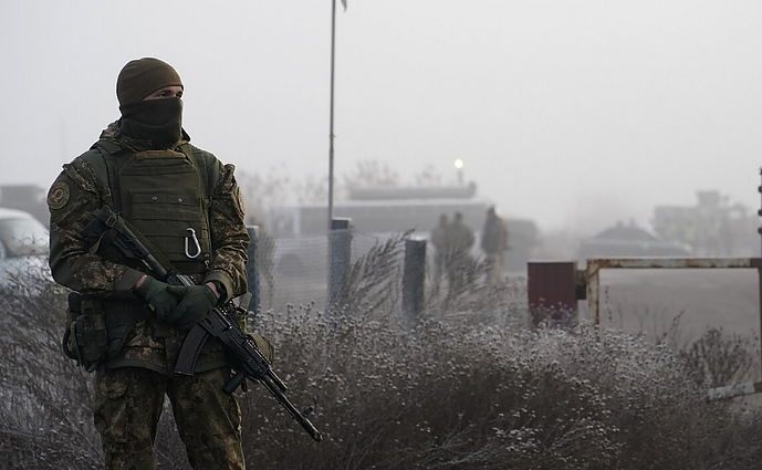 Panorama. Baltieji rūmai pareiškė, kad Rusija „bet kuriuo metu“ gali pradėti Ukrainos puolimą