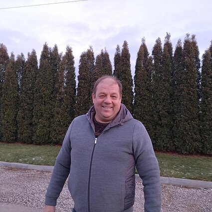 Gimtoji žemė. Ūkininkas pasirinko trumpiausią kelią iki valgytojo