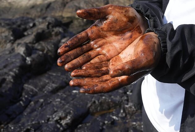 Tonga išgyvena nerimo dienas praūžus cunamiui, nukirsti kabeliai, užtikrinę komunikaciją su pasauliu